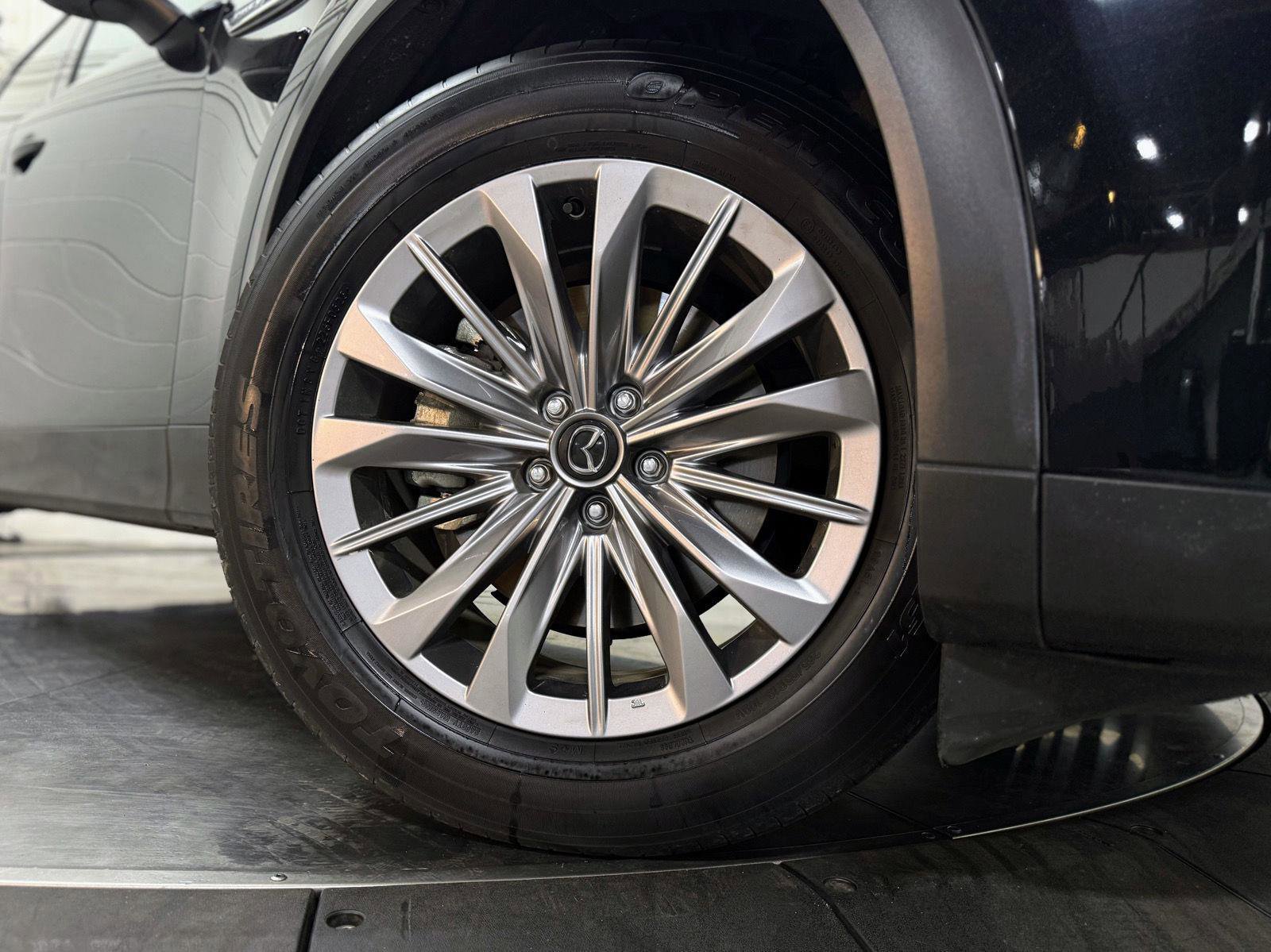 Used 2024 MAZDA CX-90 Plug-In Hybrid w/ Preferred image 10