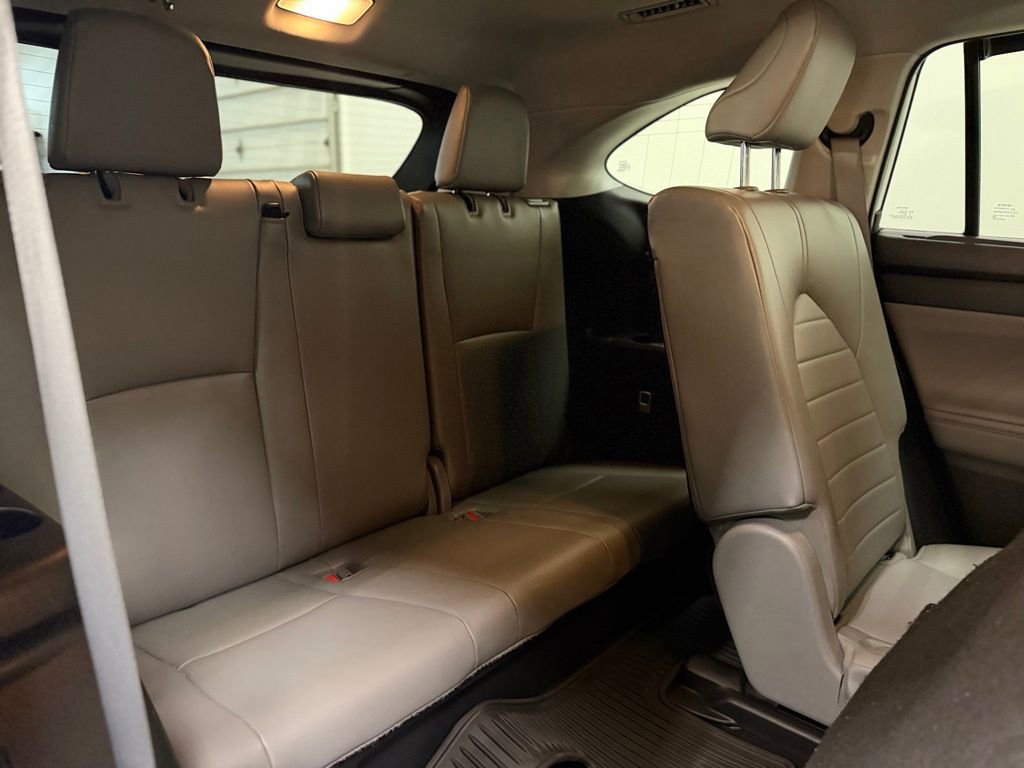 Used 2022 Toyota Highlander XLE image 18