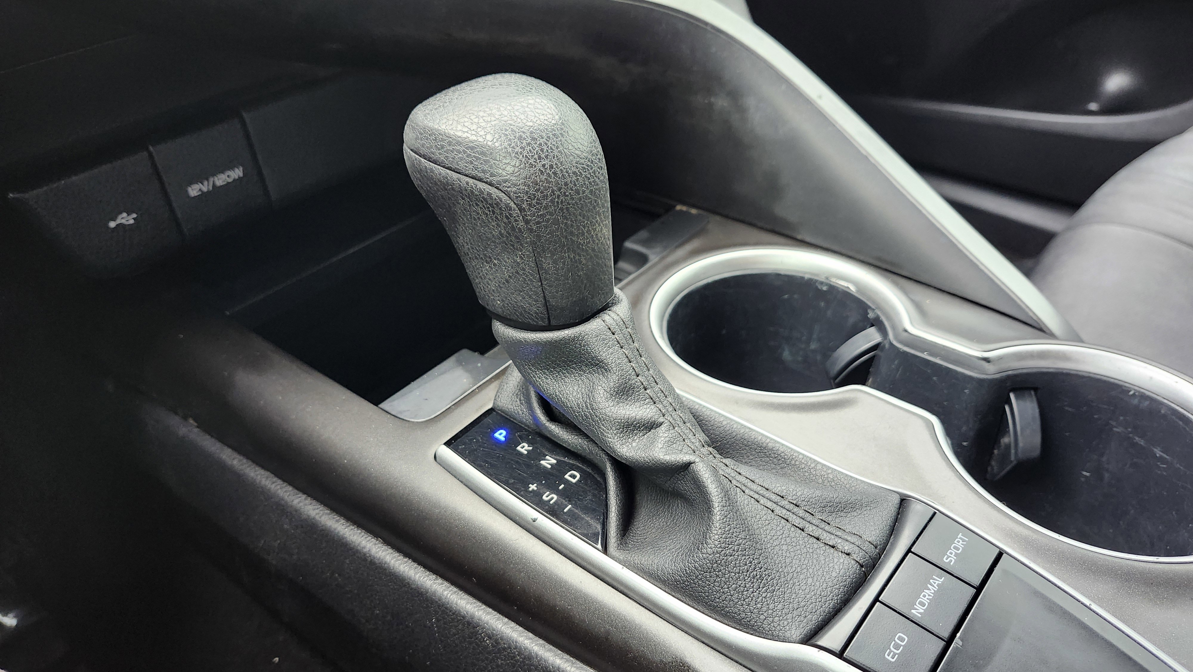 Used 2024 Toyota Camry LE image 30