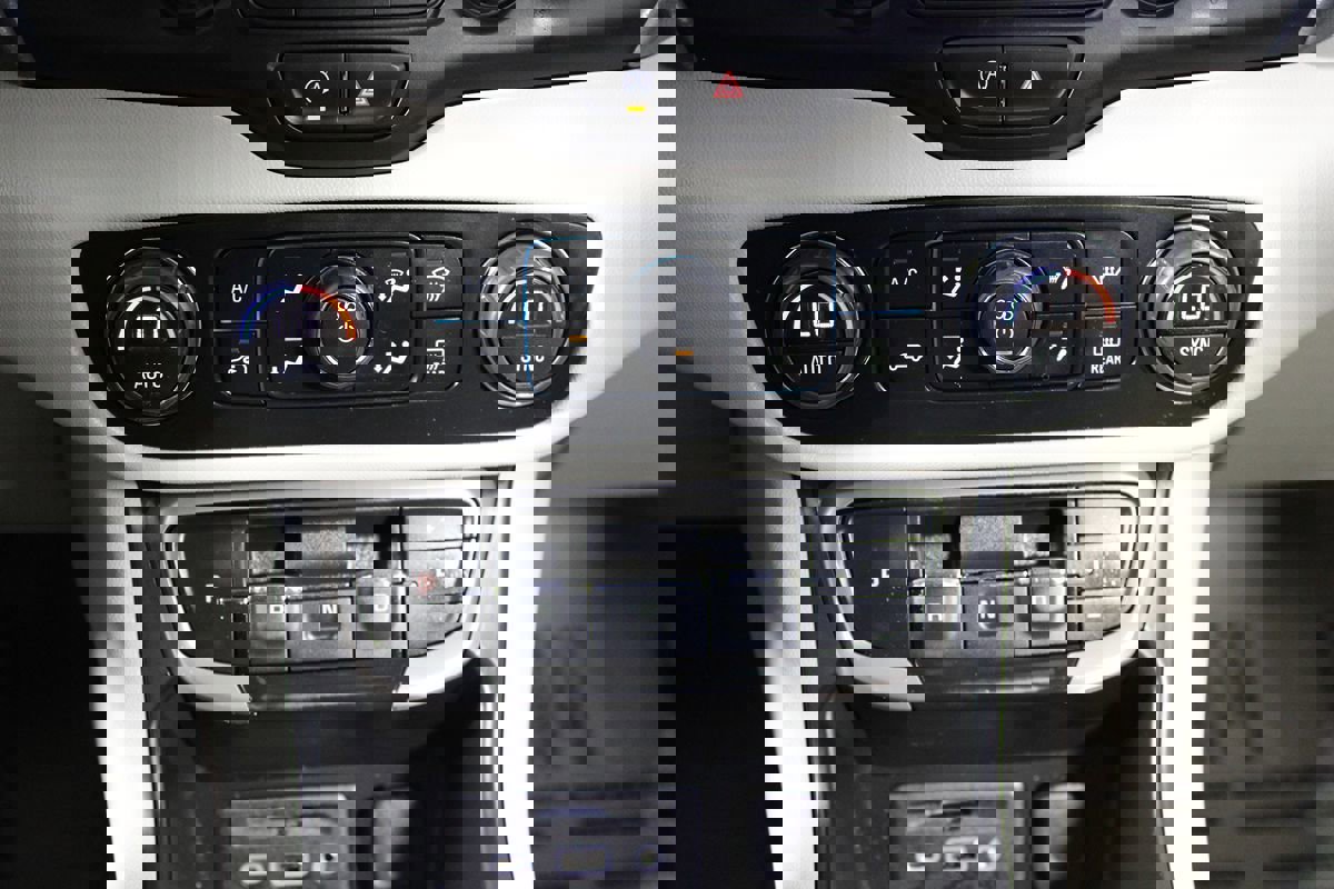 Used 2022 GMC Terrain Denali w/ Denali Premium Package image 12