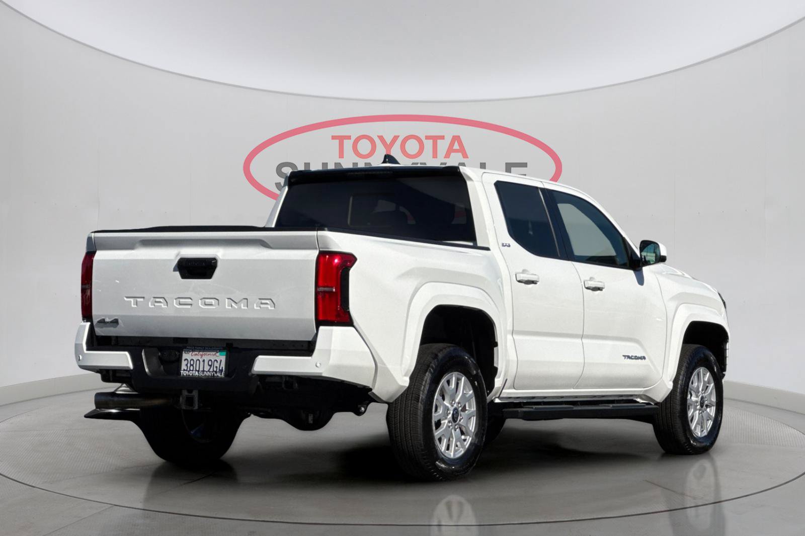 Used 2025 Toyota Tacoma SR5 w/ SR5 Upgrade Package AWD/4WD image 4