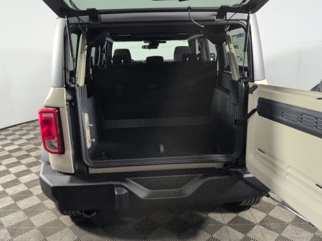 New 2025 Ford Bronco 4-Door image 6