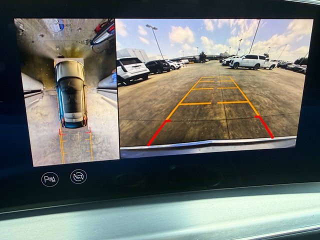 Certified 2024 Cadillac Lyriq Luxury RWD image 5