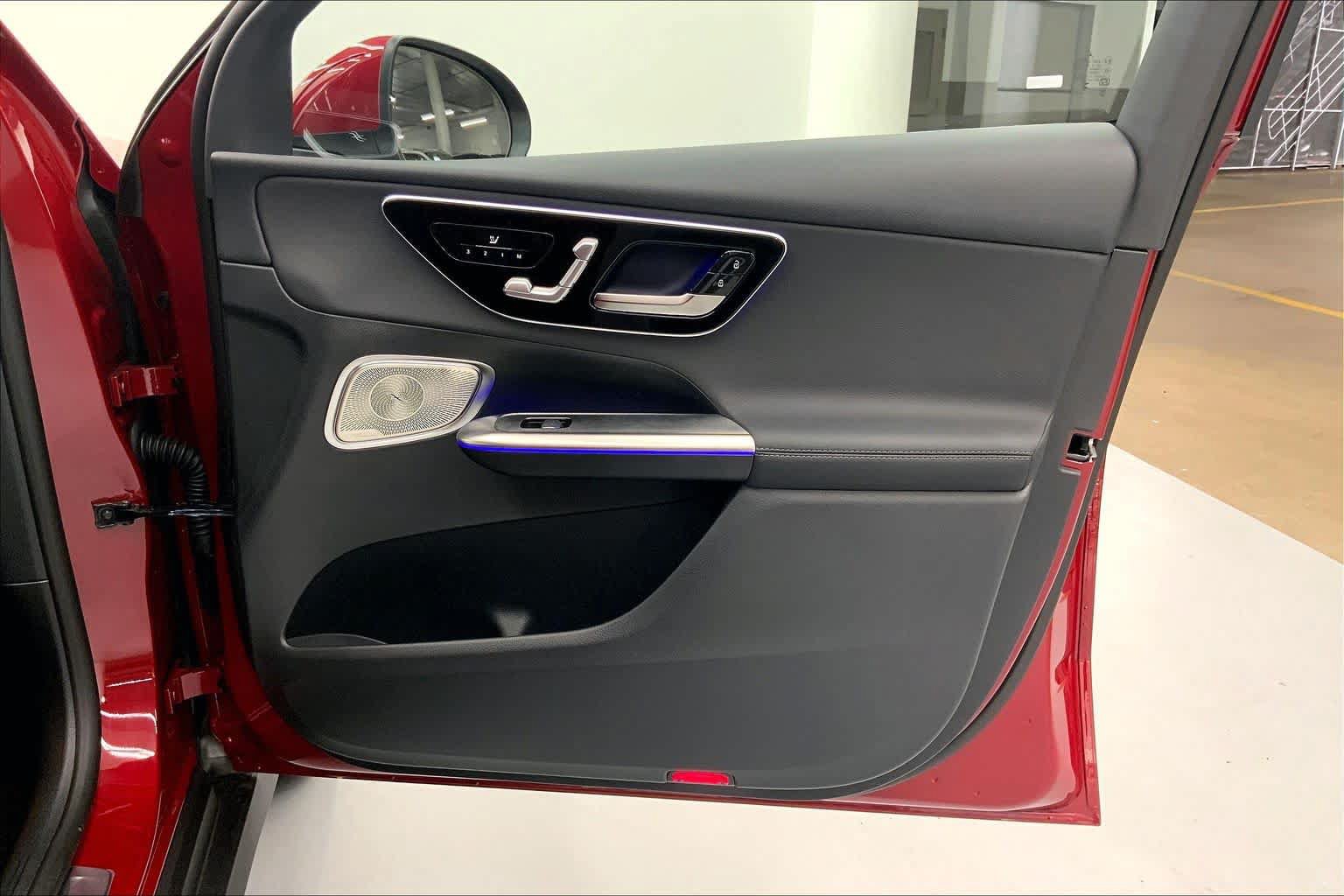 Used 2026 Mercedes-Benz GLC 300 image 9