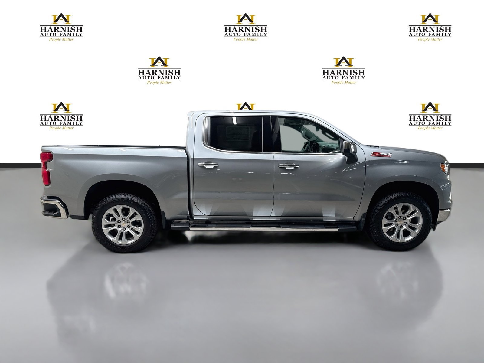 New 2026 Chevrolet Silverado 1500 LTZ w/ LTZ Premium Package AWD/4WD image 4