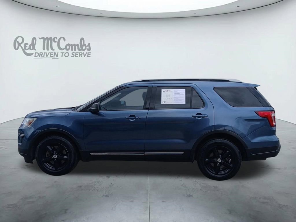 Used 2018 Ford Explorer XLT image 2