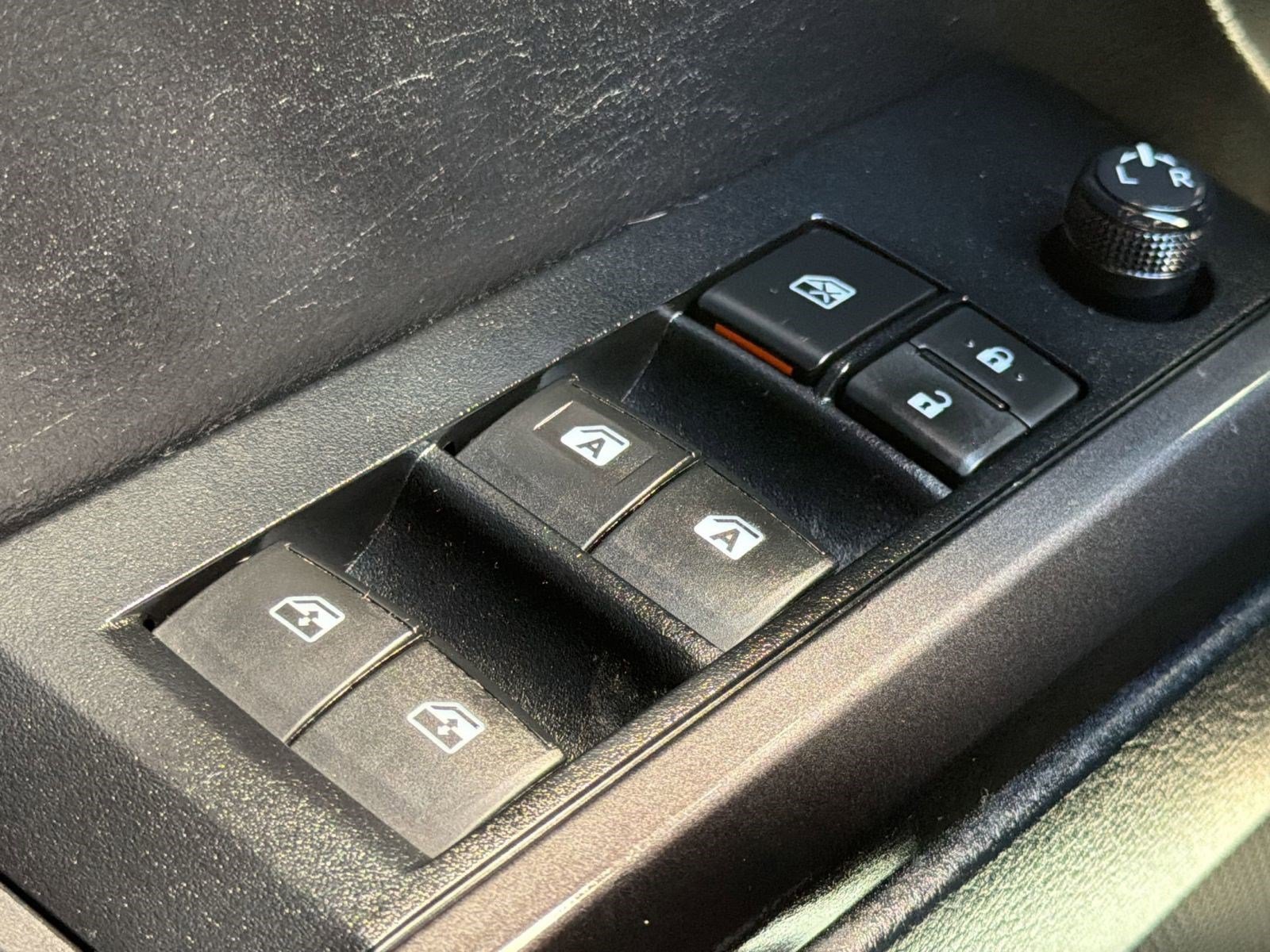 Used 2019 Toyota Tacoma TRD Sport AWD/4WD image 24