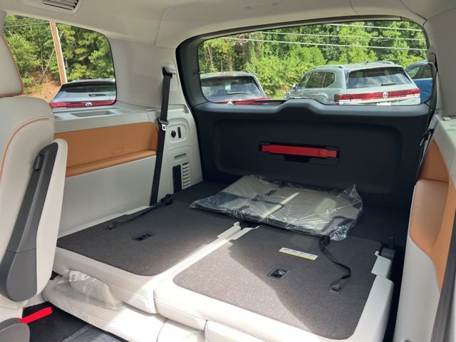 New 2025 Volkswagen ID. Buzz 1st Edition image 12