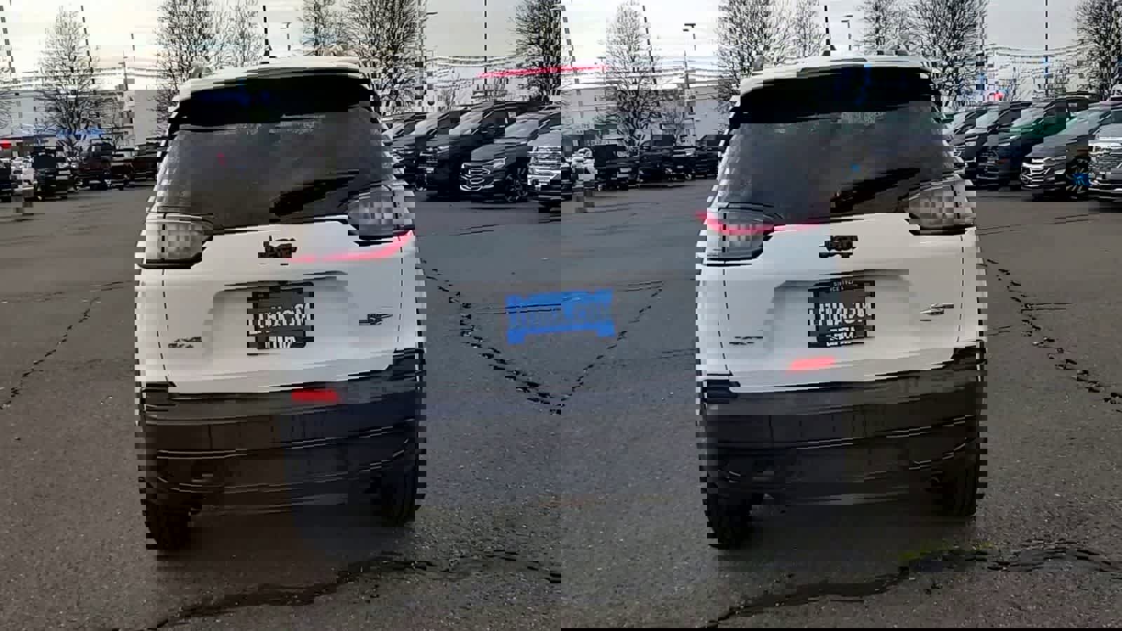 Used 2020 Jeep Cherokee Latitude w/ Quick Order Package 26F North image 7