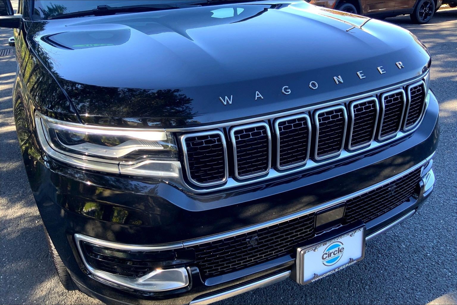 Used 2022 Jeep Wagoneer Series III w/ Premium Group I AWD/4WD image 26