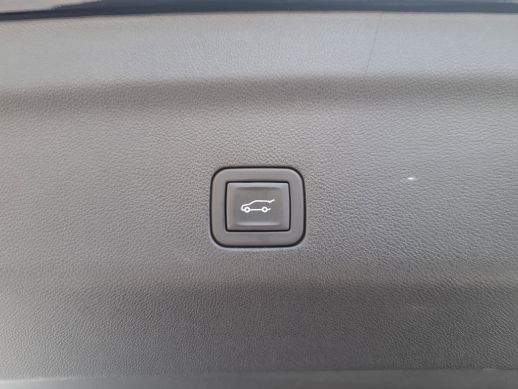 Certified 2023 GMC Yukon XL Denali Ultimate image 7