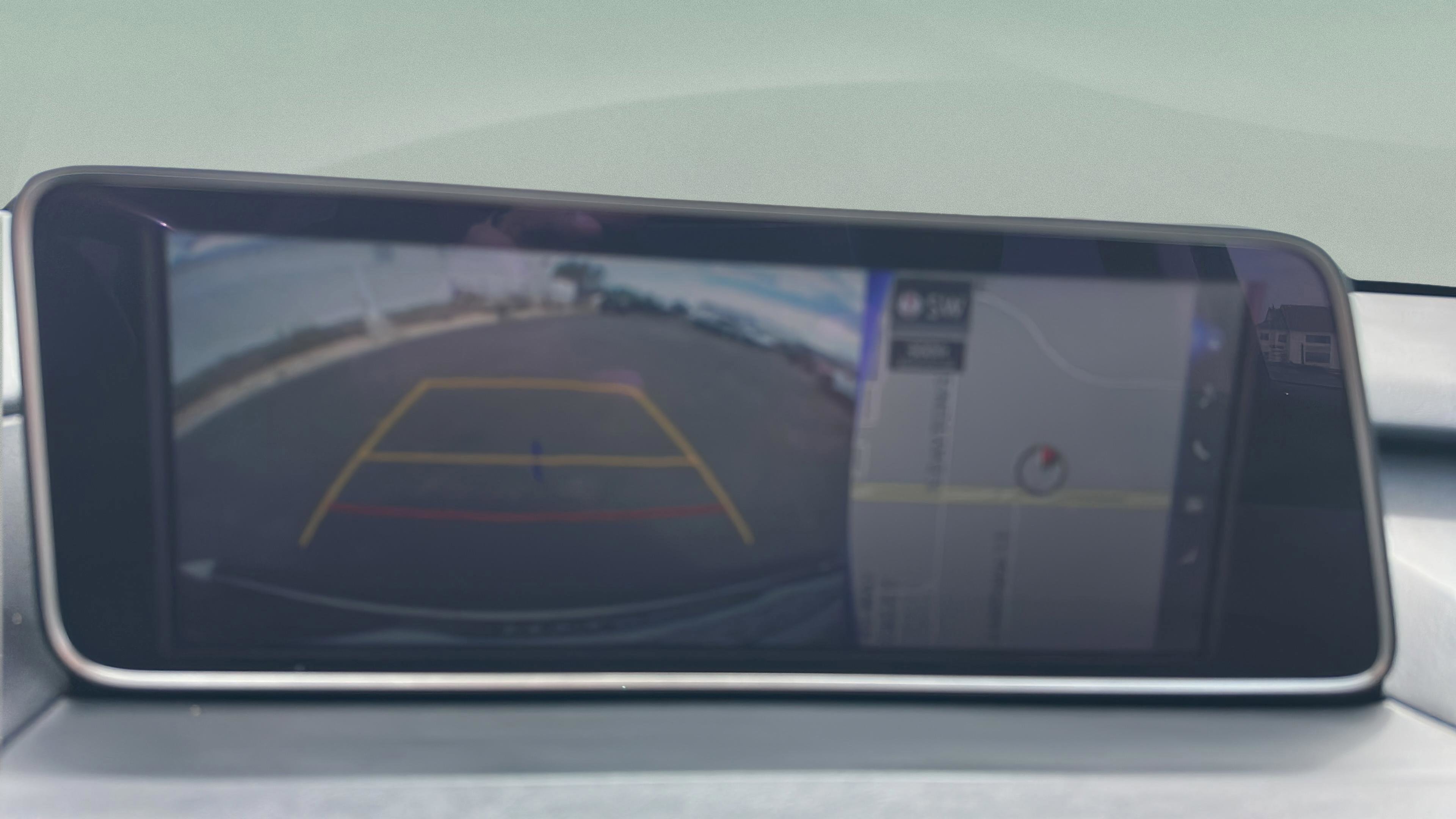 Used 2019 Lexus RX 450h AWD w/ Navigation Package image 18