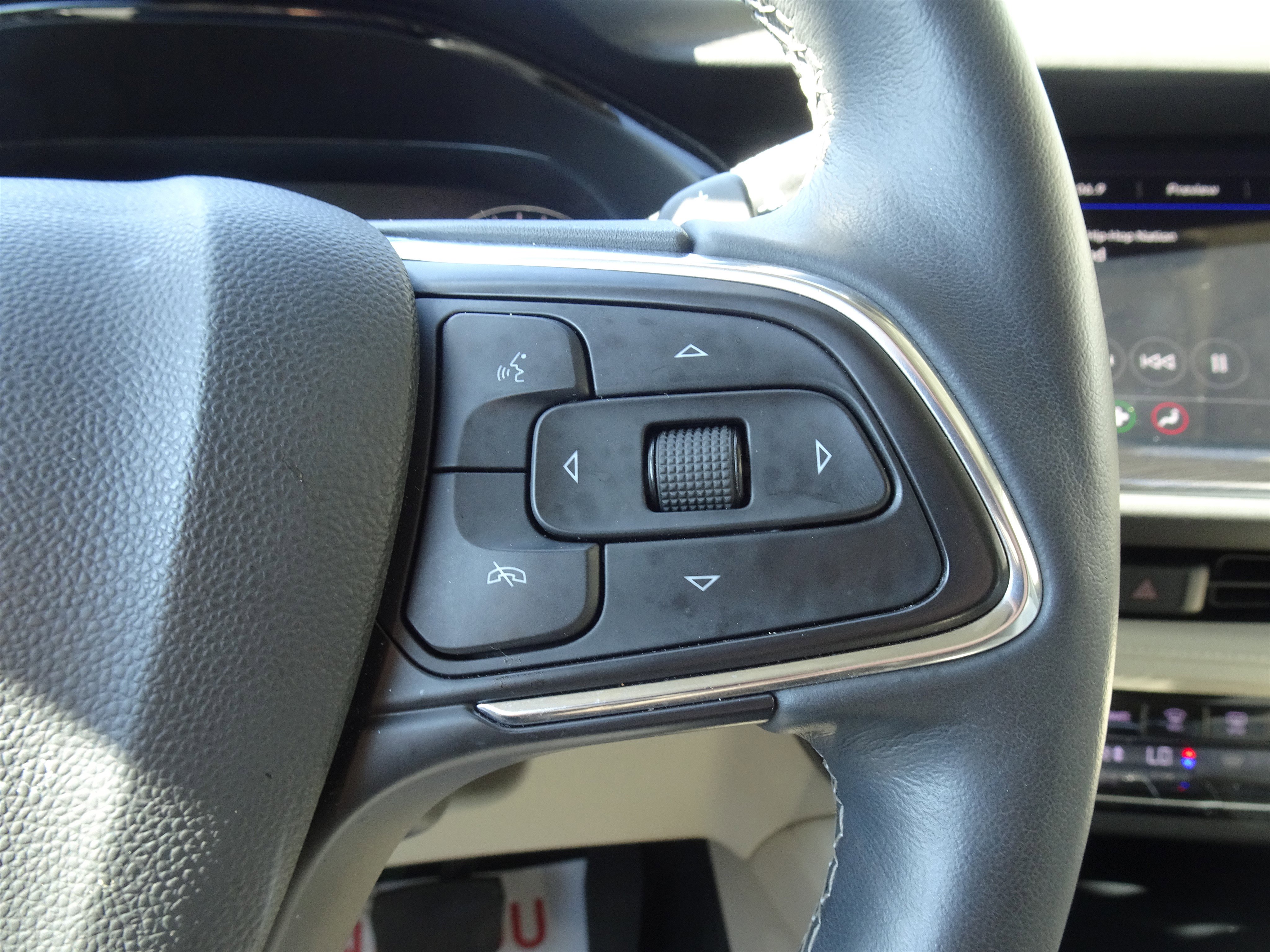 Used 2022 Buick Envision Preferred image 22