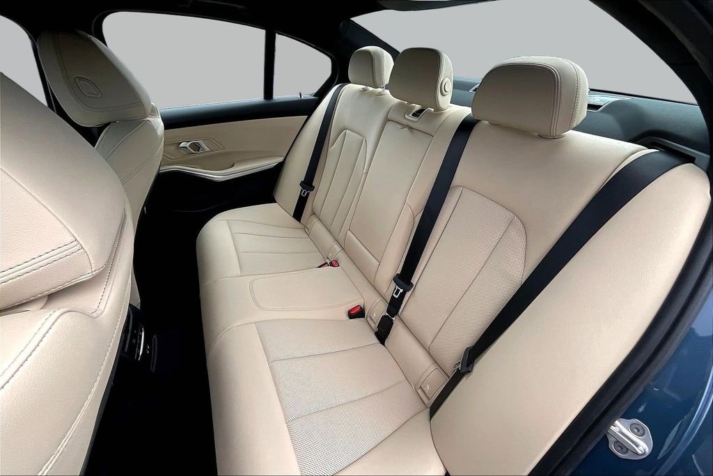 New 2026 BMW 330i xDrive Sedan w/ Premium Package AWD/4WD image 22