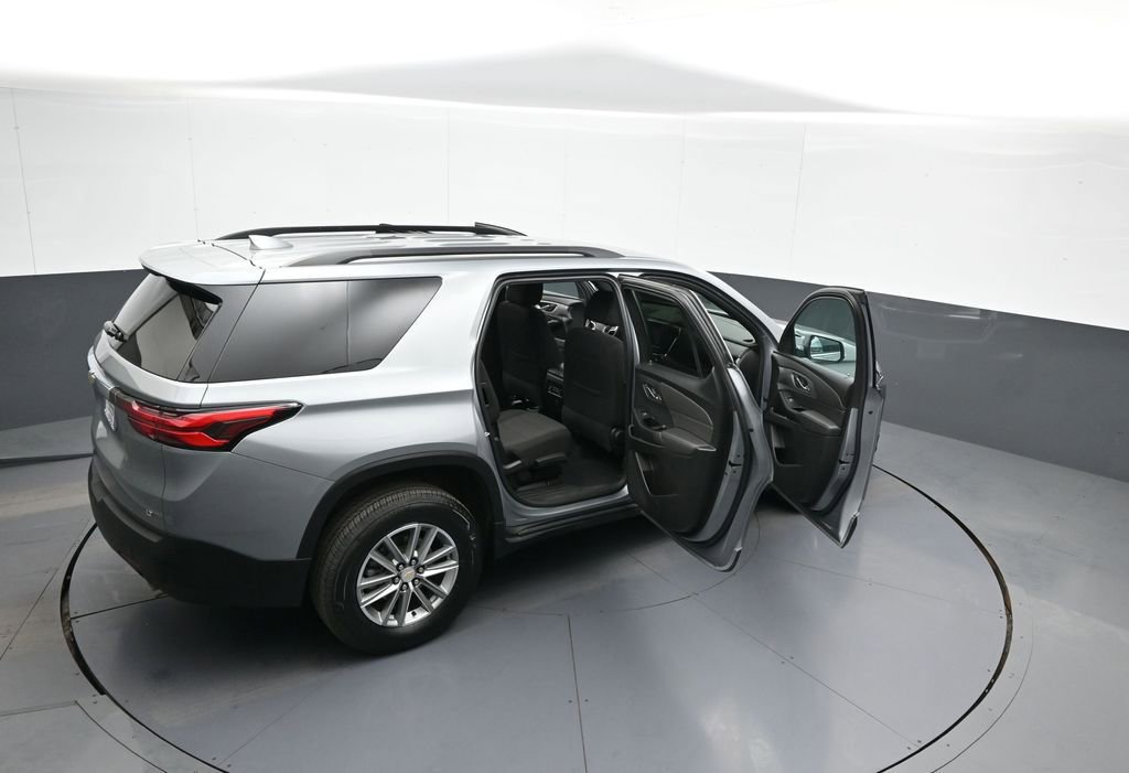 Used 2023 Chevrolet Traverse LT AWD/4WD image 46