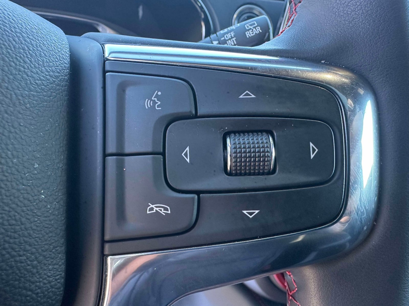 Certified 2025 Chevrolet Blazer RS w/ Driver Confidence II Package image 15