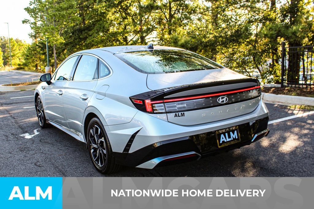 Used 2025 Hyundai Sonata SEL FWD image 4