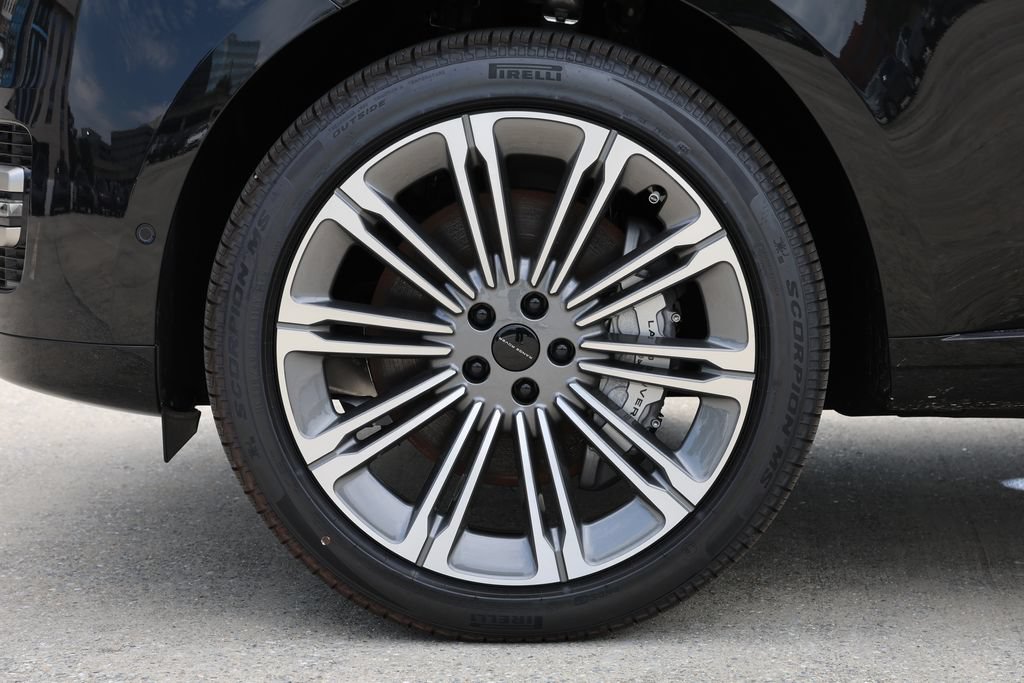 New 2026 Land Rover Range Rover SE AWD/4WD image 7