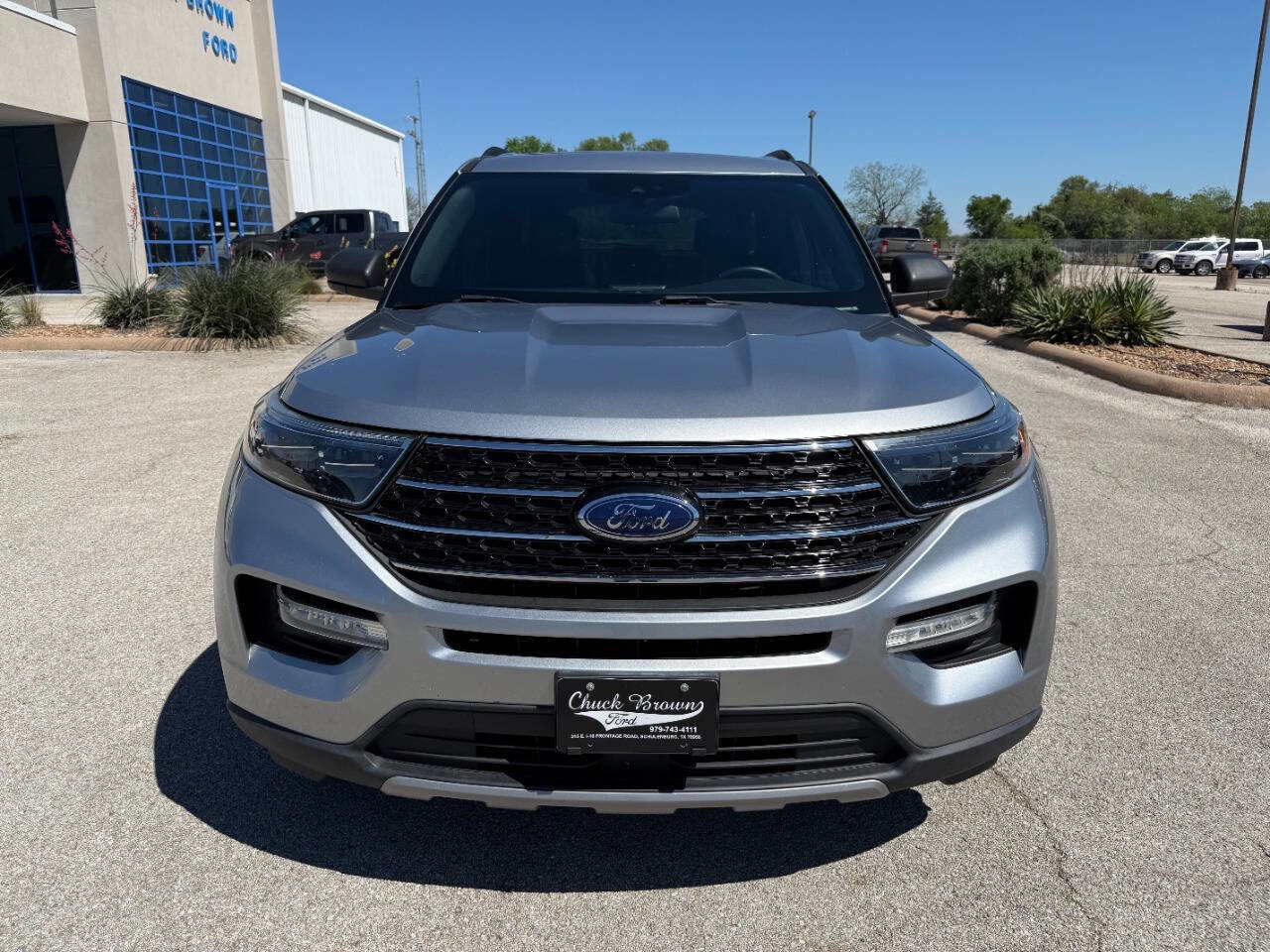 Used 2020 Ford Explorer XLT w/ Equipment Group 202A RWD image 8