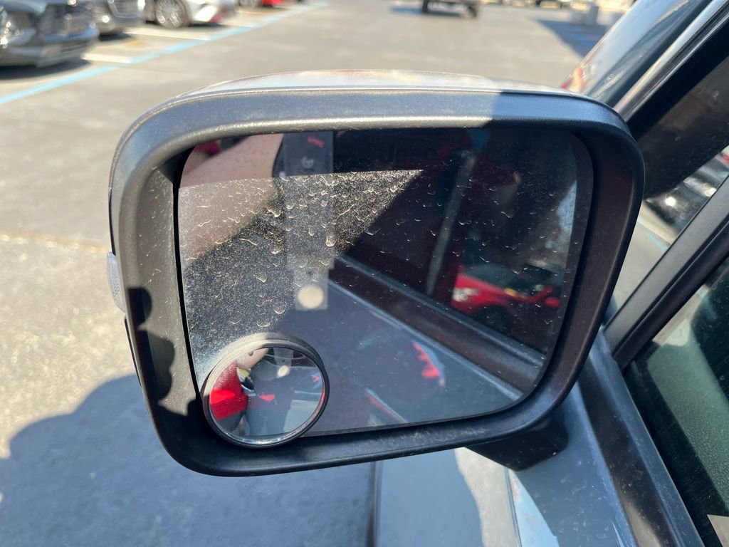 Used 2016 Jeep Renegade Trailhawk w/ Premium Trailhawk Package image 3