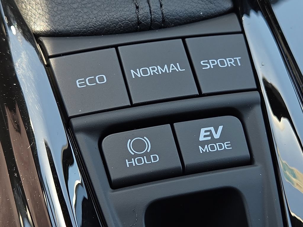 New 2026 Toyota Camry Hybrid FWD image 22
