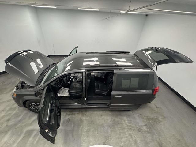 Used 2017 Dodge Grand Caravan GT FWD image 19