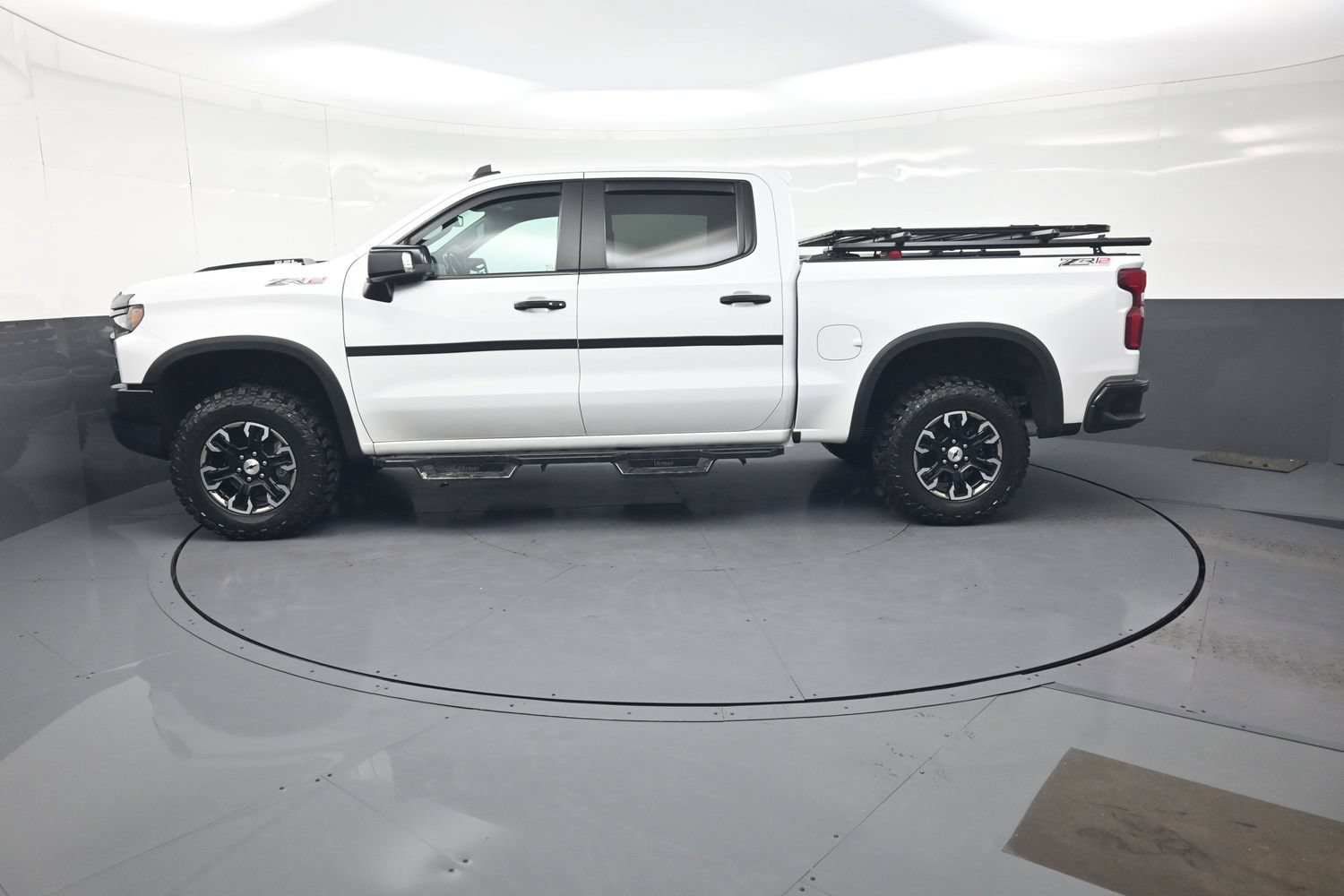 Used 2023 Chevrolet Silverado 1500 ZR2 AWD/4WD image 6