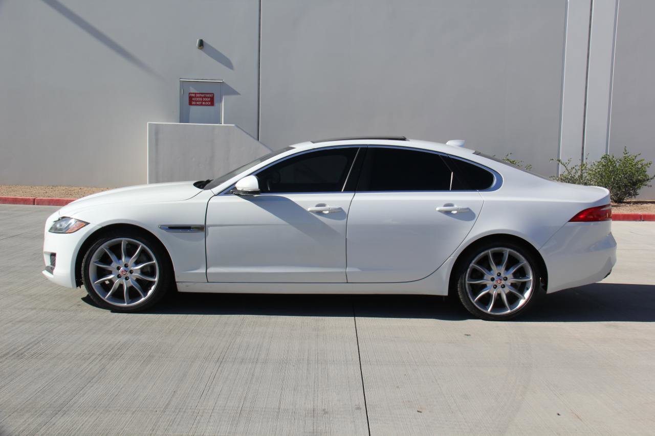 Used 2016 Jaguar XF Prestige RWD image 8