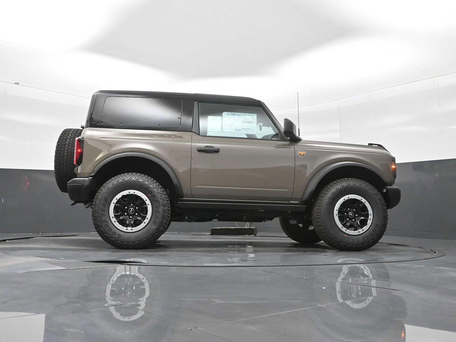 New 2025 Ford Bronco Badlands w/ Sasquatch Package image 25