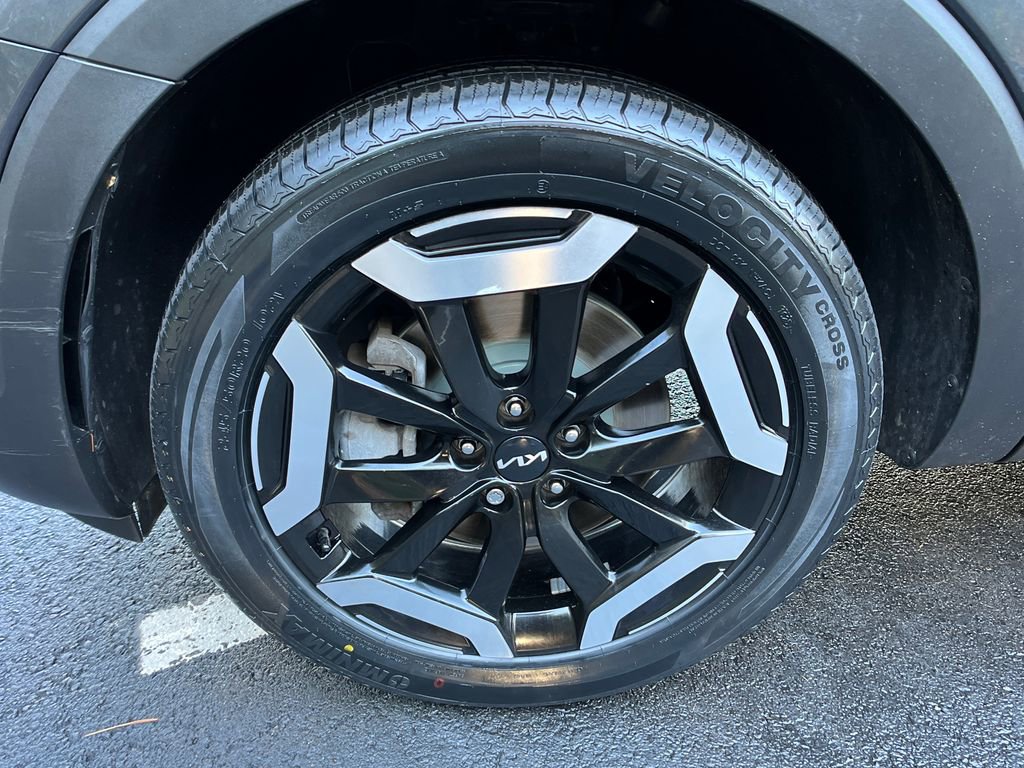 Used 2023 Kia Telluride EX w/ EX Captain's Chair Package image 26