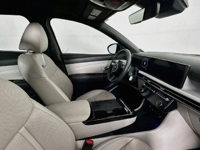 Used 2025 Hyundai Tucson Limited FWD image 25