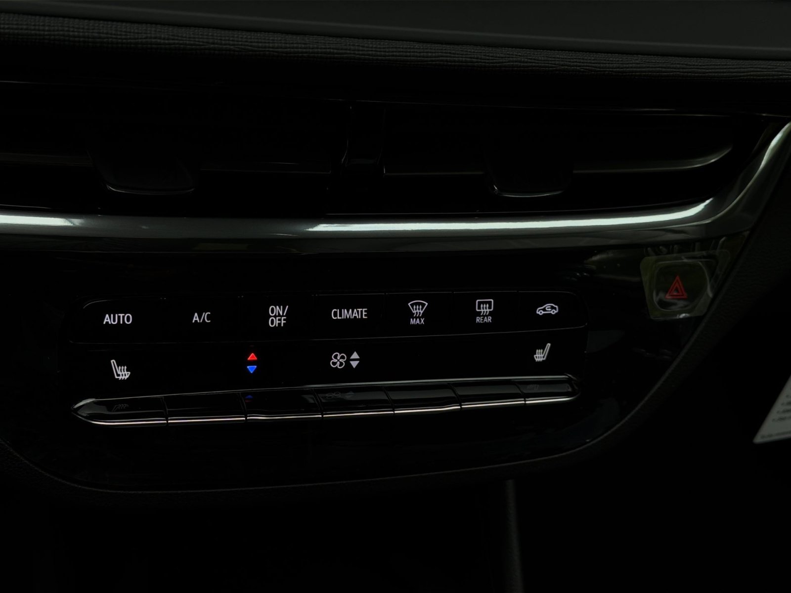 New 2026 Buick Envista Sport Touring FWD image 21