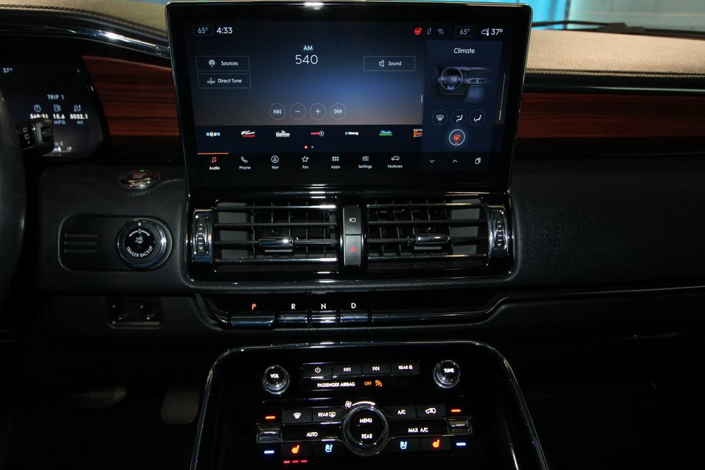 Used 2024 Lincoln Navigator L Reserve AWD/4WD image 16
