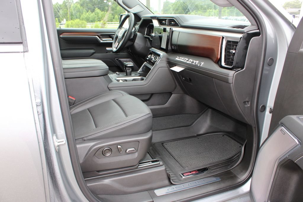 Used 2025 GMC Sierra 1500 Denali w/ Denali Reserve Package AWD/4WD image 6