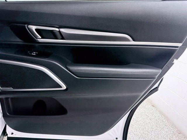 Used 2025 Kia Telluride S AWD/4WD image 18