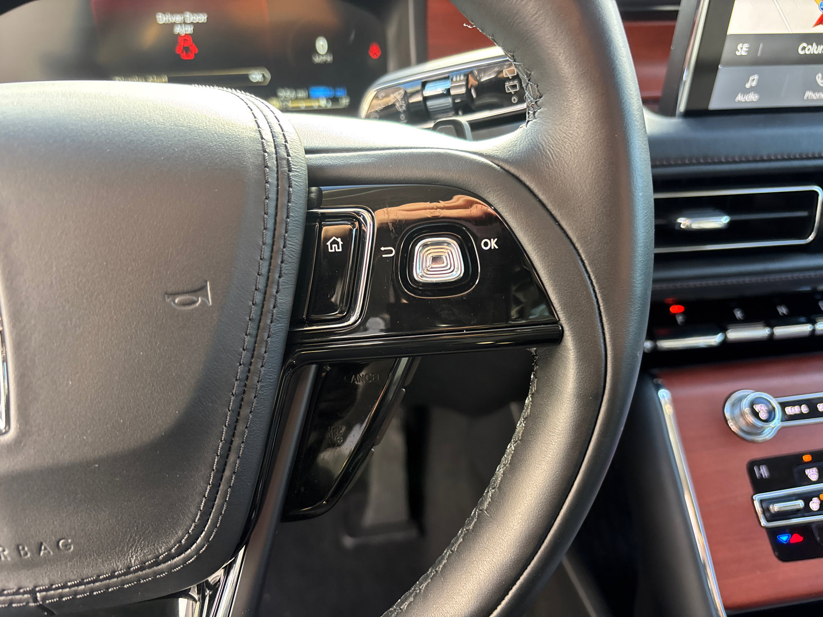 Used 2020 Lincoln Aviator Grand Touring w/ Equipment Group 302A image 18