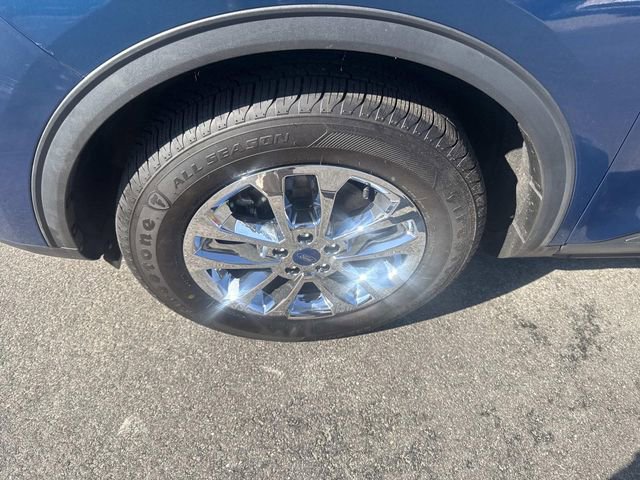 Used 2020 Ford Escape SE image 12