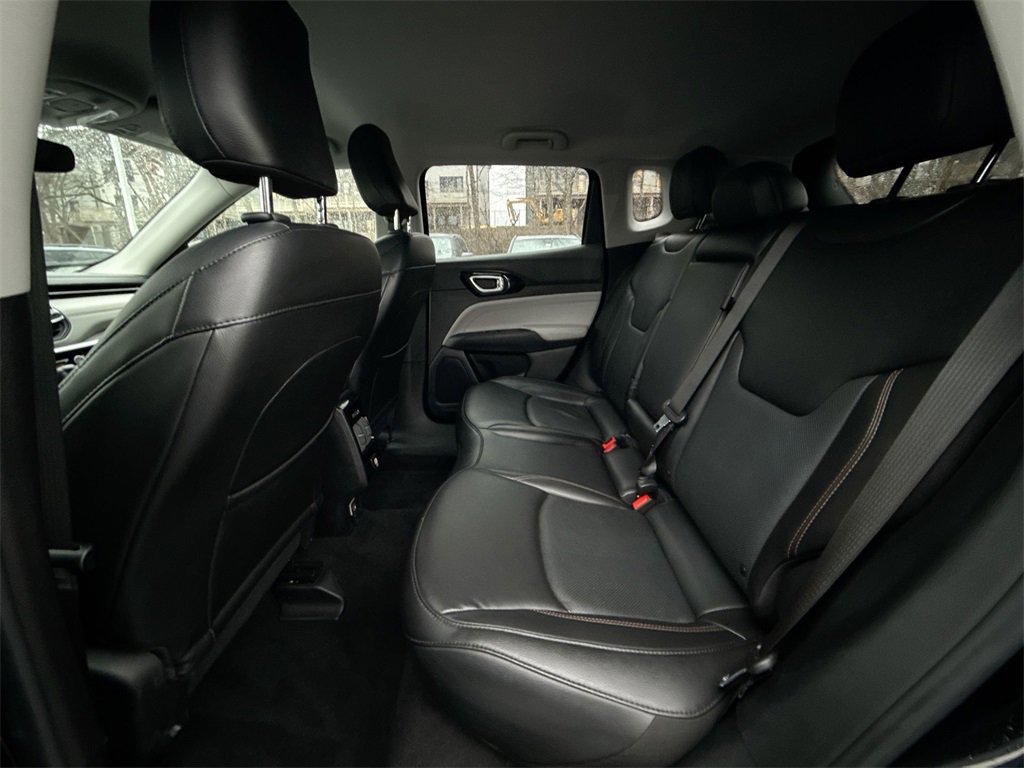 Used 2022 Jeep Compass Limited image 23