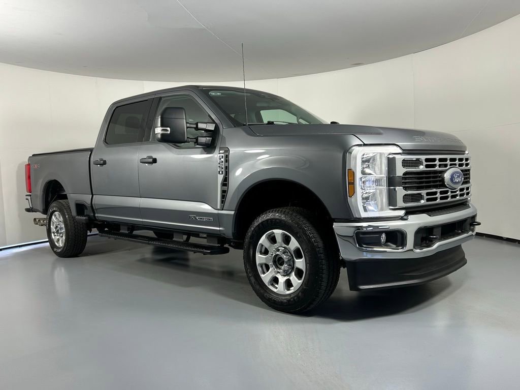 Used 2024 Ford F250 XLT image 1