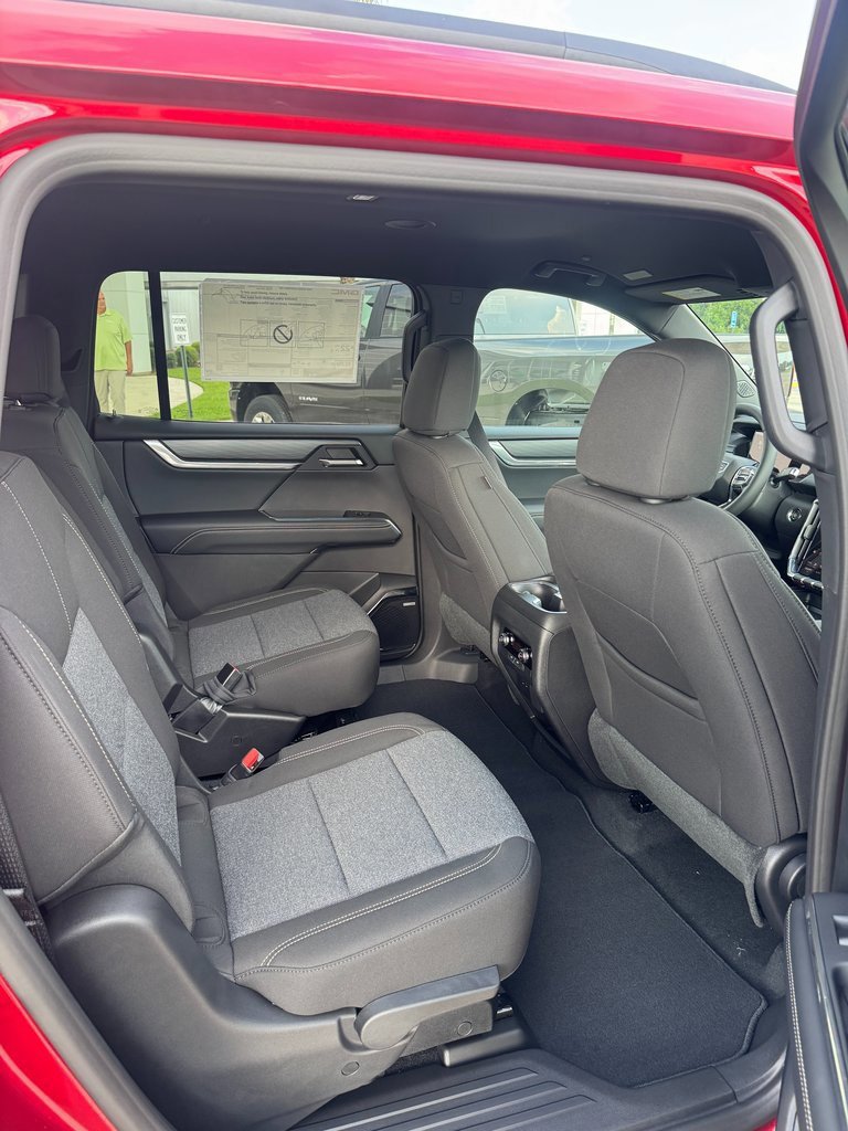 New 2026 GMC Acadia Elevation image 15