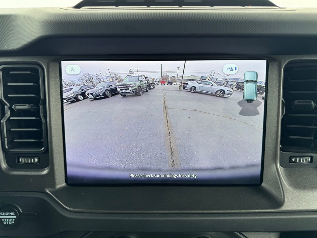 Used 2025 Ford Bronco Badlands image 11