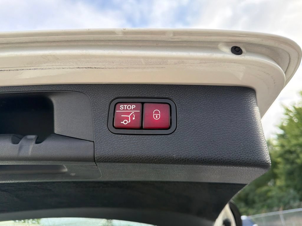 Used 2019 Mercedes-Benz E 450 4MATIC Wagon image 18