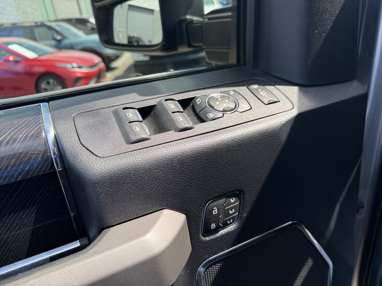Used 2020 Ford F250 Platinum w/ FX4 Off-Road Package AWD/4WD image 20