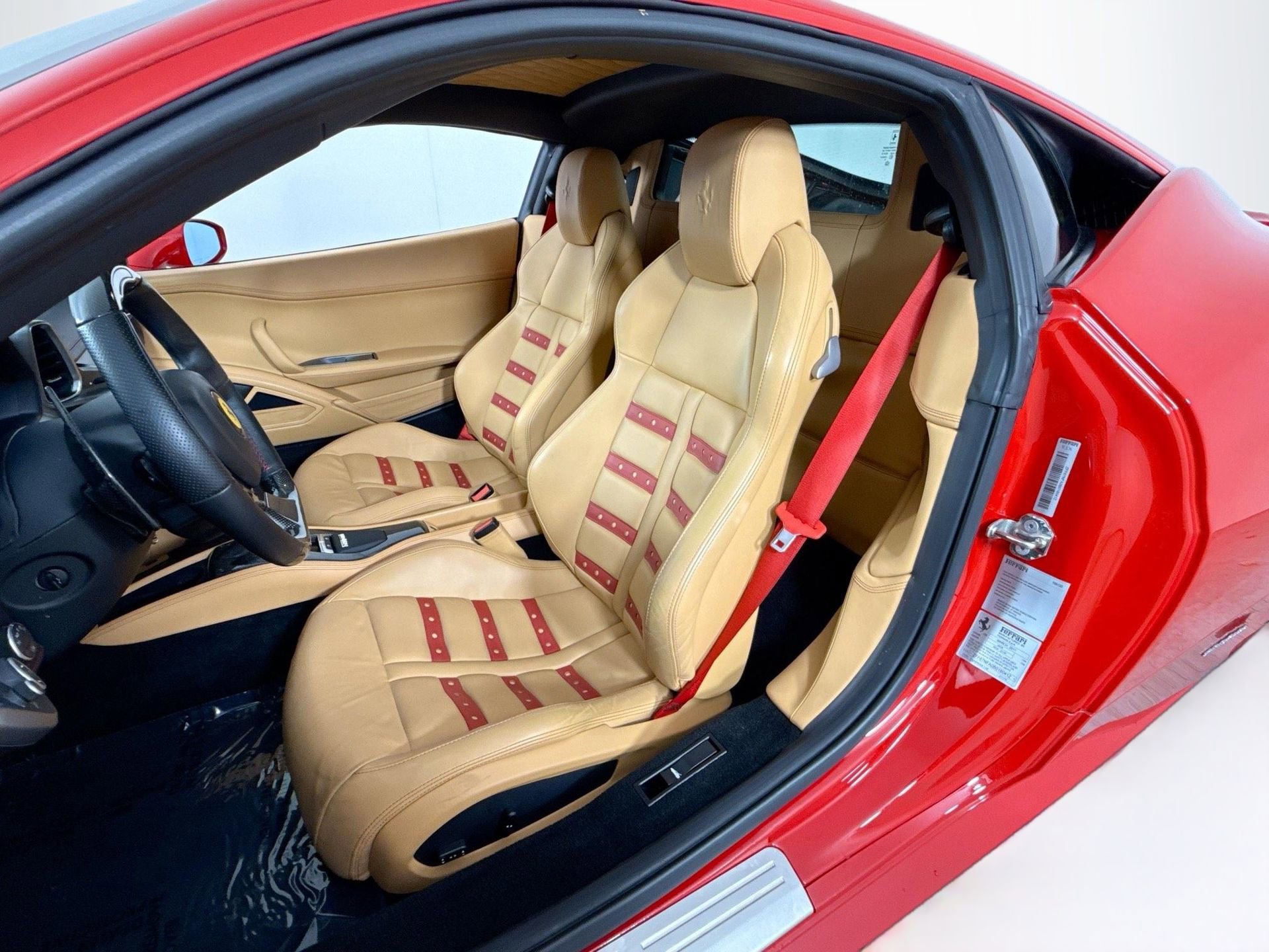Used 2011 Ferrari 458 Italia Coupe RWD image 9