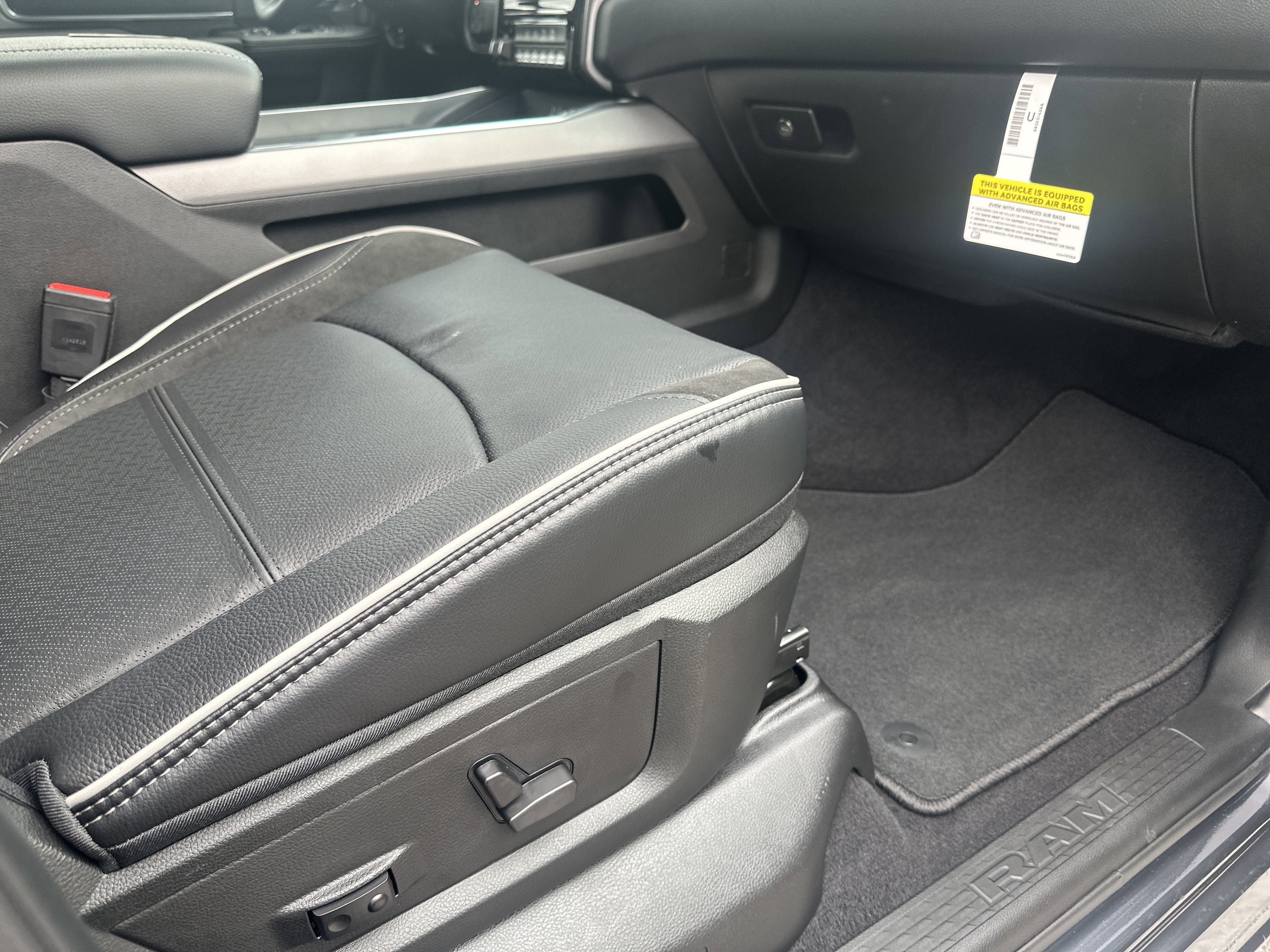 New 2026 RAM 2500 Laramie AWD/4WD image 28