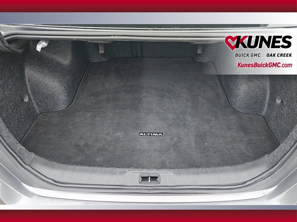 Used 2024 Nissan Altima 2.5 SV image 16