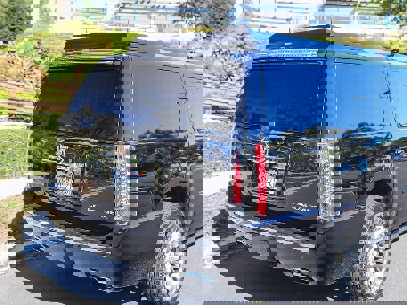 Used 2014 Cadillac Escalade ESV Premium AWD/4WD image 14