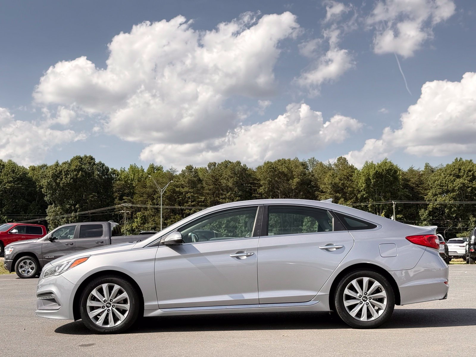 Used 2015 Hyundai Sonata Sport w/ Option Group 03 FWD image 13