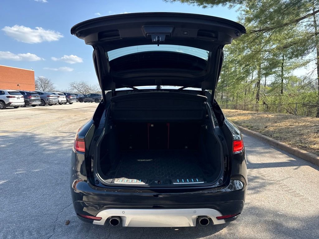 Used 2017 Jaguar F-PACE S image 22