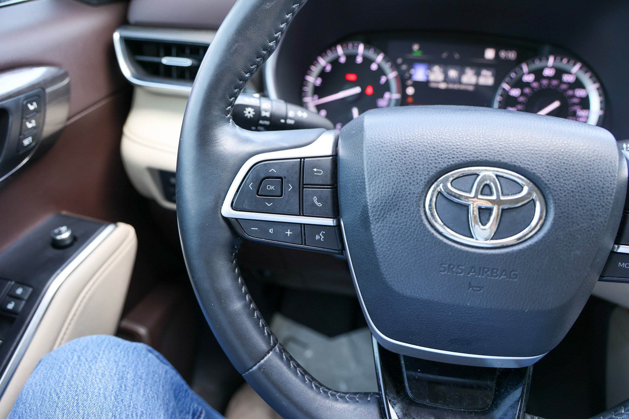 Used 2022 Toyota Highlander Limited AWD/4WD image 16